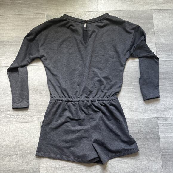 Le Lis Grey Knit Long Sleeved Short Romper Womens Medium - Picture 5 of 6